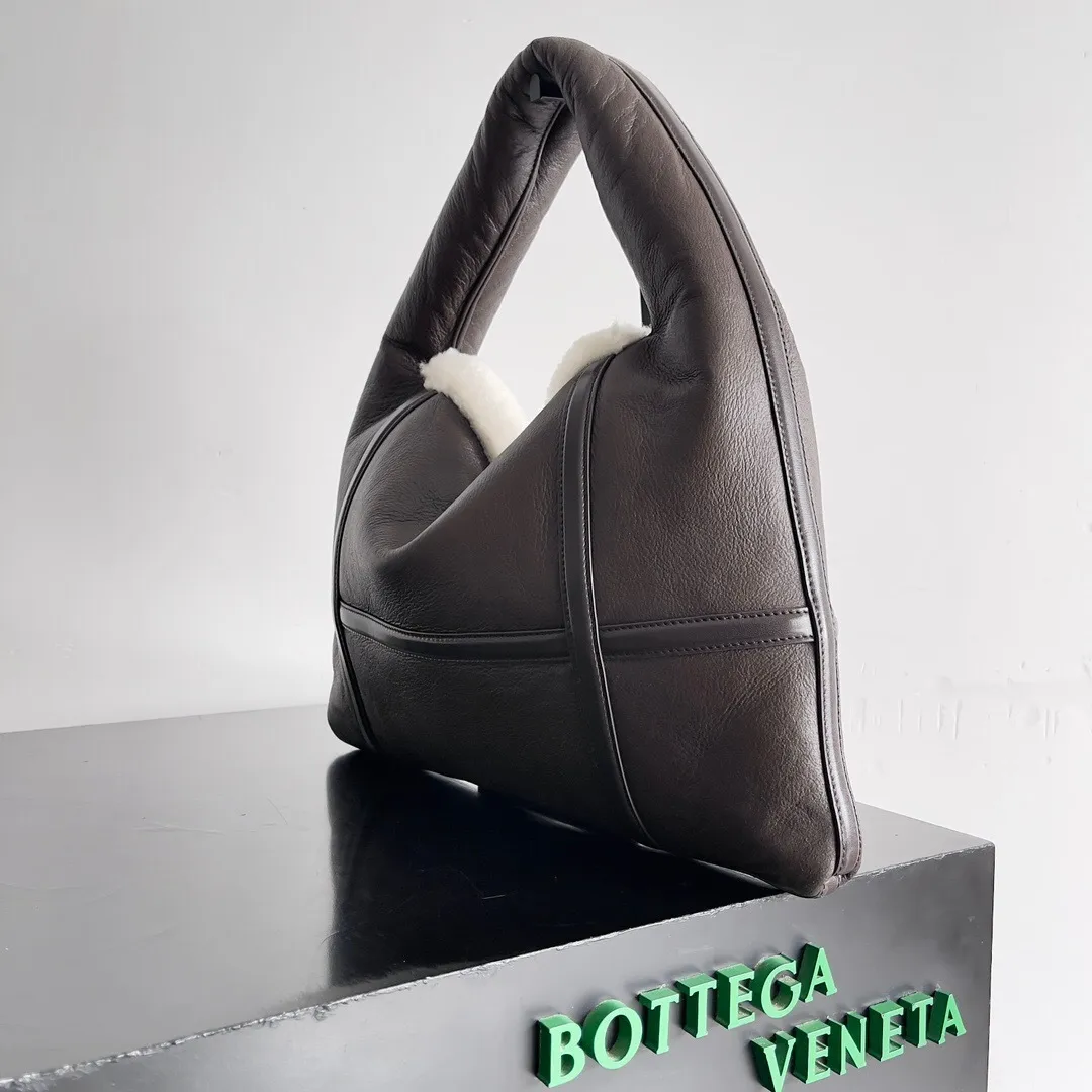 All categories 💚 Authentic bags 💚 BV 2025 new BV armpit bag